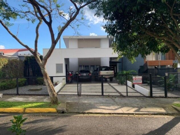 Casa en Venta en La Unión, Cartago.  en Tres Ríos, La Unión, Cartago — ₡ 290 000