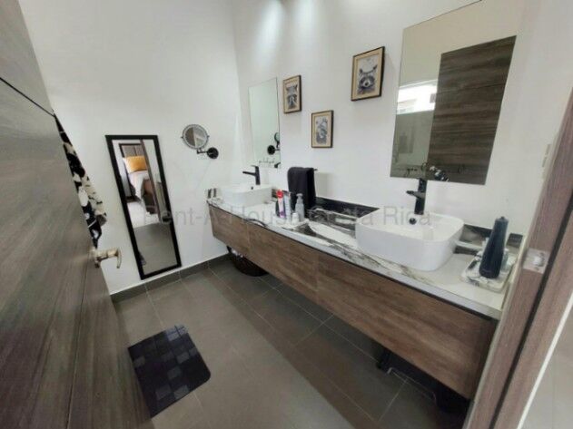 Venta de Hermosa Casa en CONDOMINIO en Mora-Colón.  in Colón, Mora, San José — $235,000