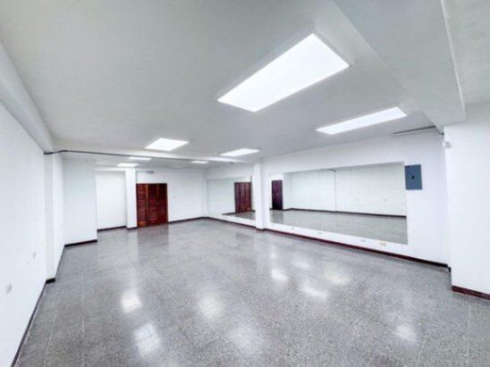 Venta de Edificio Comercial en Catedral, San José. RAH 26-948 en Catedral, San José — $550,000