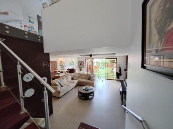 MLS-27-71 LS VENTA CASA SAN PEDRO SAN JOSE CONTACTENOS AL # 86127562 in San Pedro, Montes De Oca, San José — $575,000