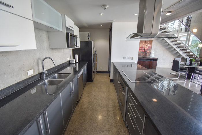 Loft Amueblado de 1 Habitación en Avenida Escazú en San Rafael, Escazú, San José — $2,500 - Foto 3 de 24