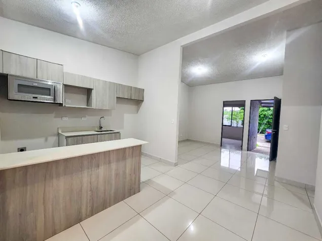 Casa en Venta en Robles de Lindora, Pozos de Santa Ana | 3 Hab en Pozos, Santa Ana, San José — $210,000 - Foto 2 de 35