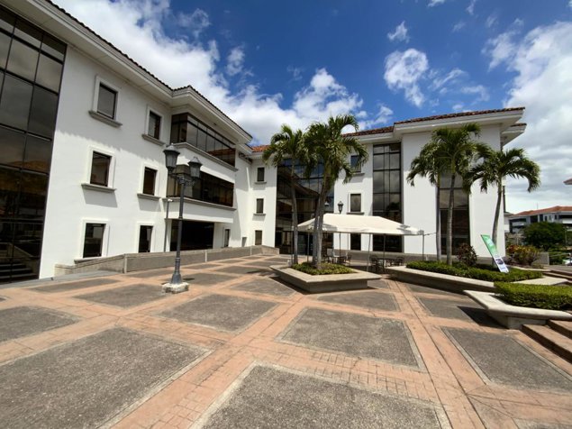 SE ALQUILA OFICINA EN FORUM 1 - SANTA ANA in Santa Ana, San José — $3,236 - Photo 2 of 9