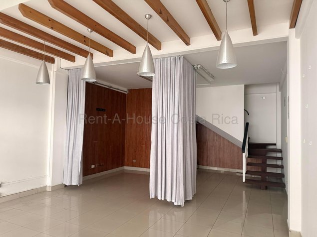 Venta de local comercial de 2 niveles en Guachipelín de Escazú #27-547 GS en San Rafael, Escazú, San José — $175,000 - Foto 3 de 8