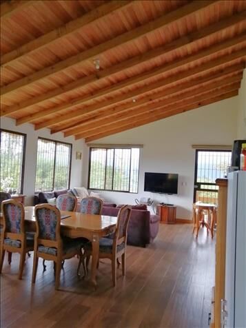 Quinta con Hermosa casa en Paraíso, Cartago en Paraíso, Cartago — ₡ 183 000 000