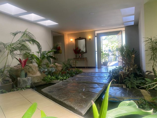 Quinta en Venta con Casa Principal y 2 Apartamentos en Garita, Alajuela — $1,150,000 - Foto 3 de 45