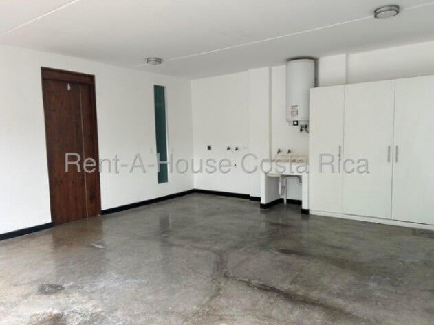 Venta de Apartamento Tipo Loft de 3 Niveles en San Rafael de Escazú. RAH 26-763 PRECIO REBAJADO en San Rafael, Escazú, San José — $229,000