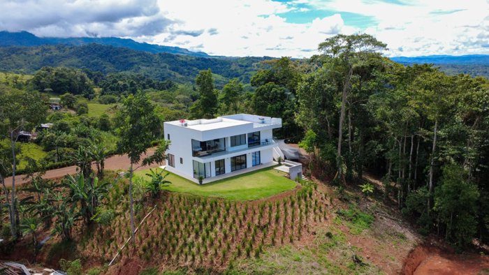 Residencia Moderna de Lujo en El General, Pérez Zeledón, San José — $899,999