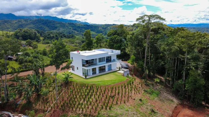 Residencia Moderna de Lujo en El General, Pérez Zeledón, San José — $899,999