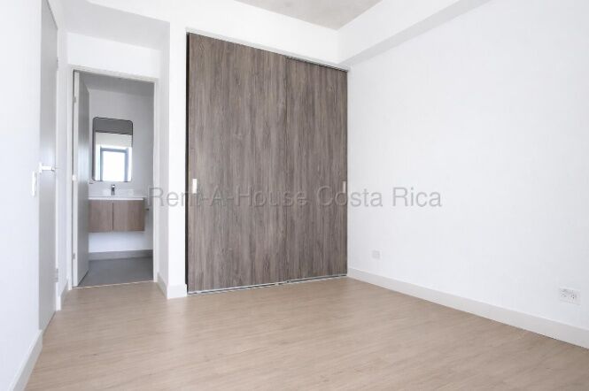 Se alquila apartamento en Carmen San José 26-1555 in Carmen, San José — $880 - Photo 3 of 16