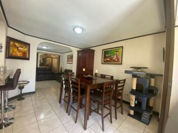Venta de Casa en Pozos de Santa Ana. RAH 26-2024 en Pozos, Santa Ana, San José — 106 000 000 ₡ - Foto 4 de 16
