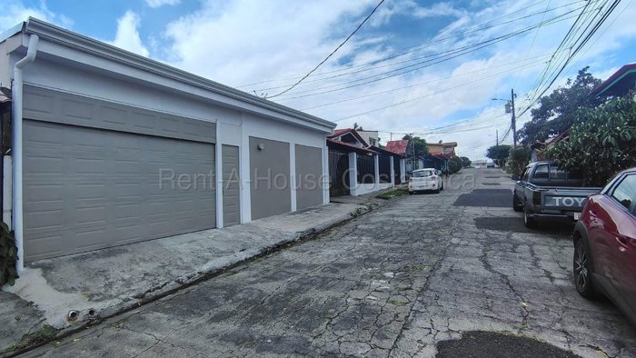 HOUSE FOR SALE IN SANTA LUCÍA DE BARVA HEREDIA in Santa Lucía, Barva, Heredia — 101 000 000 ₡ - Photo 1 of 12