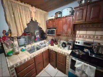 BELLÍSIMA CASA EN ATENAS CENTRO.  en Atenas, Alajuela — 135 000 000 ₡ - Foto 5 de 15