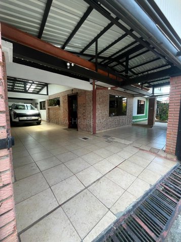 27-509/ Venta de hermosa casa de 10 habitaciones ubicada en Barva Heredia in Barva, Heredia — $372,500 - Photo 3 of 13