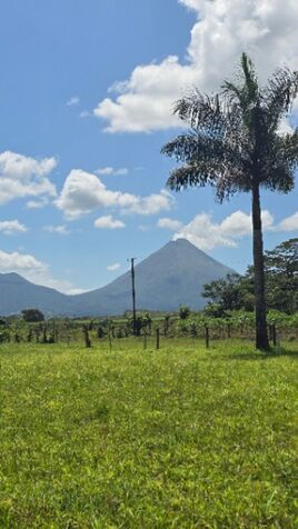 Lotes con Vista al Volcán desde 1420m2 a 7.5km en La Fortuna, San Carlos, Alajuela — ₡ 63 800 000