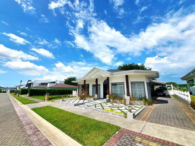 CASA EN VENTA EN GUÀCIMA ALAJUELA in Guácima, Alajuela — $430,000 - Photo 2 of 14