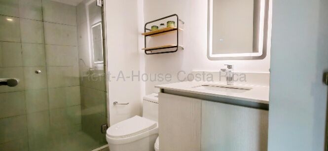 Alquiler apartamento amueblado moderno con balcón y full amenidades 26-1821 GS en Mata Redonda, San José — $1,400 - Foto 3 de 9
