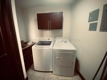Alquiler de Casa Amueblada en Santa Ana. RAH 26-1963 in Santa Ana, San José — $1,750 - Photo 5 of 10