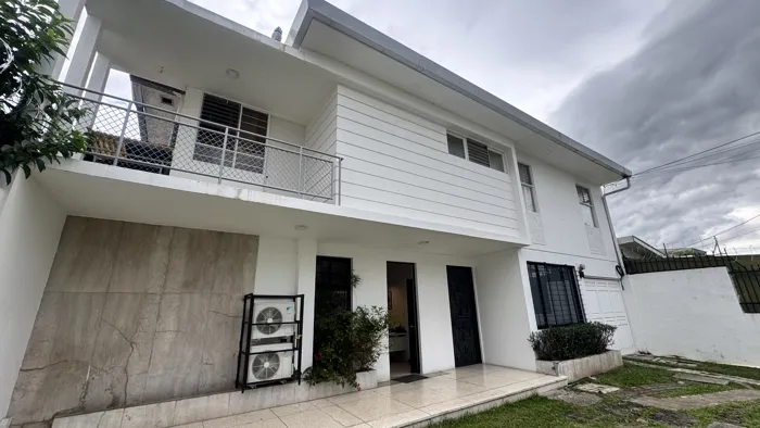 Vende casa uso de suelo mixto en el corazón de Barrio Escalante (AD) in Carmen, San José — $475,000 - Photo 2 of 20