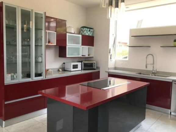 Venta de Casa de Lujo en La Unión, Cartago. en San Juan, La Unión, Cartago — $1,000,000