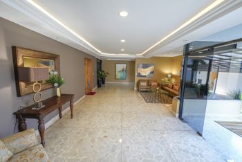 Apartamento de 3 Habitaciones en Escazú in San Rafael, Escazú, San José — $375,000 - Photo 5 of 36