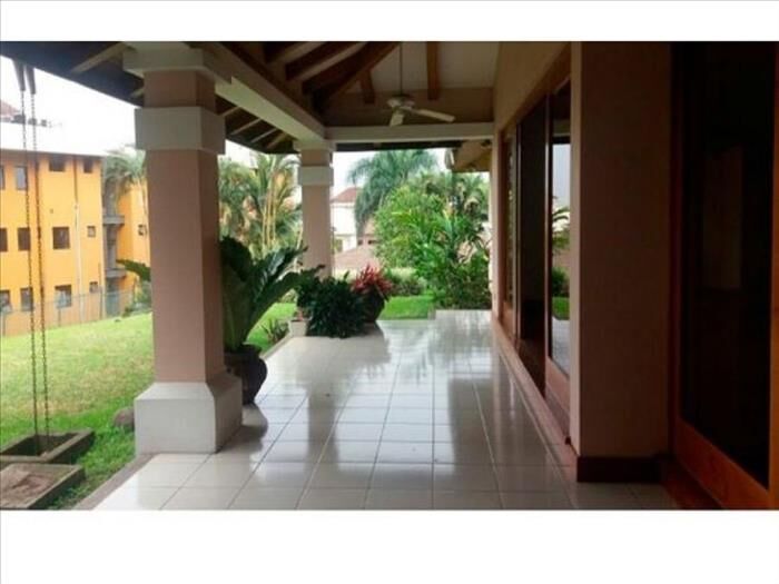 VENTA DE CASA, ESCAZU, SAN RAFAEL in San Rafael, Escazú, San José — $750,000