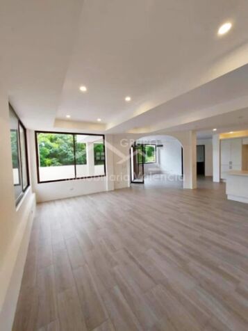 Alquiler de Lujoso Apartamento en Escazu in Uruca, Santa Ana, San José — $1,750