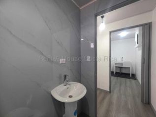Alquiler de 2 Apartamentos Gemelos  en La Unión-Tres Ríos. RAH 27-235 in Tres Ríos, La Unión, Cartago — $885 - Photo 4 of 11