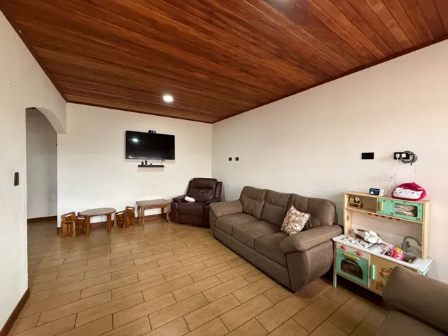 Venta de casa en Grecia de Alajuela en Grecia, Alajuela — ₡ 125 000 000 - Foto 2 de 23