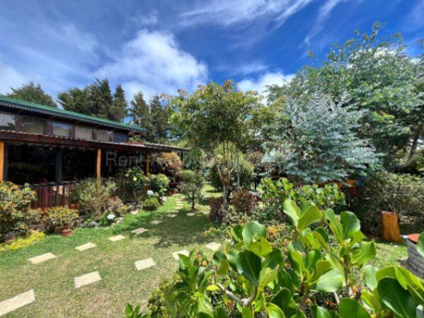 Venta de Casa de Campo en Dota  in Jardín, Dota, San José — ₡ 97 800 000