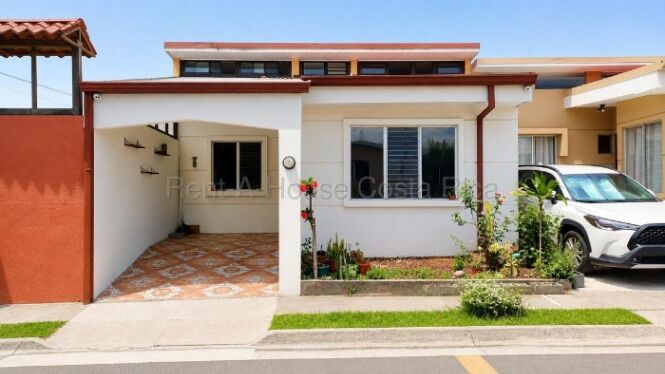 Venta de Casa en Agua Caliente, Cartago. en Aguacaliente, Cartago — ₡ 51 000 000