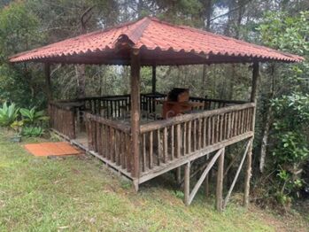 Hermosa casa cabaña-Amplio Lote para conectar con la naturaleza  en San Isidro, El Guarco, Cartago — 53 000 000 ₡ - Foto 5 de 15