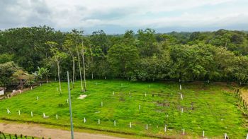 Lotes en 30 millones de Colones con Vista al Volcán in La Fortuna, San Carlos, Alajuela — 30 000 000 ₡ - Photo 5 of 7