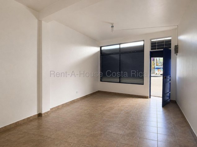 Alquiler de local comercial en zona estratégica de Desamparados #27-106 GS en Desamparados, San José — $900 - Foto 2 de 7