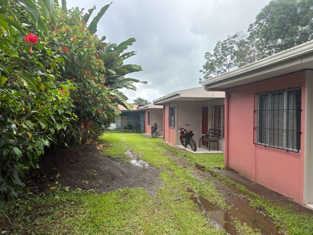 Casas en Venta en La Fortuna, San Carlos, 5 Apartamentos 5PFB10267010 in La Fortuna, San Carlos, Alajuela — ₡ 155 000 000