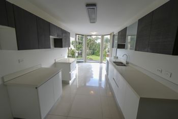 Apartamento de 3 Habitaciones en Bello Horizonte de Escazú in Escazú, San José — $380,000 - Photo 5 of 22