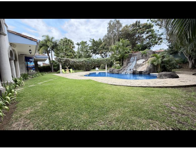 Villa Palma San Rafael de Alajuela, 5 Habitaciones| $1,350,000 in Las Horquetas, Sarapiquí, Heredia — $1,350,000 - Photo 3 of 28