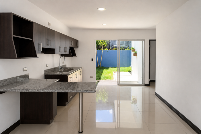 CASA EN VENTA | SABANILLA | PRECIO REBAJADO: ¡APROVÉCHELO! en San Pedro, Montes De Oca, San José — $232,000 - Foto 3 de 17