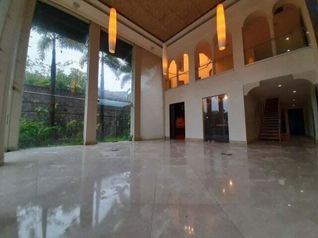 Venta de Lujosa y Amplia Casa en Pozos, Santa Ana / Mls. 26-1357 OFC JB en Pozos, Santa Ana, San José — $3,000,000 - Foto 3 de 10