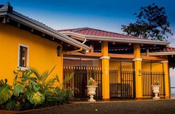 Hotel estilo boutique en Atenas en Atenas, Alajuela — $1,750,000 - Foto 4 de 12