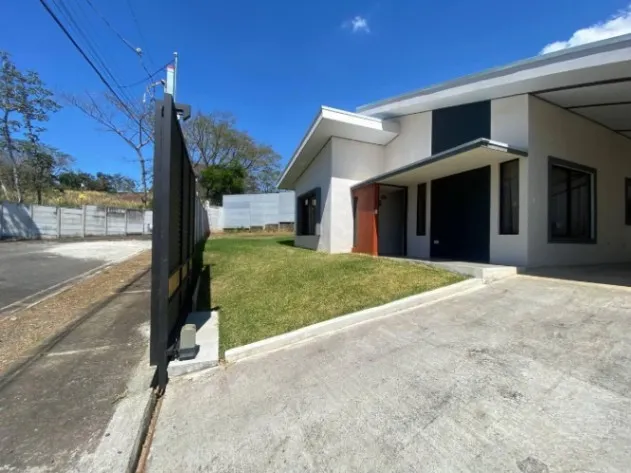 venta de casa en la Garita Alajuela en lote de 648 m2 en Garita, Alajuela — ₡ 103 000 000