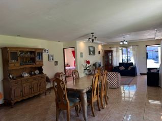 Propiedad con dos casas, dos talleres, dos oficinas con  zonas verdes en La Trinidad, Moravia, San José — $250,000,000 - Foto 4 de 56