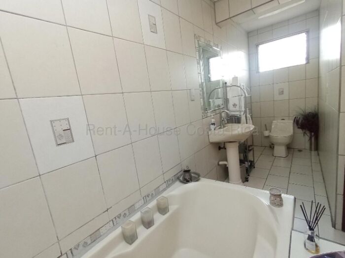 Venta de Casa de un nivel en Rohrmoser Pavas in Pavas, San José — $270,000