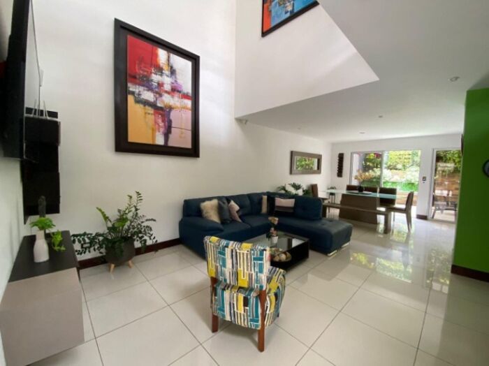 Venta de Estupenda Casa en Santa Ana / Mls. 24-652 OFC JB in Santa Ana, San José — $335,000