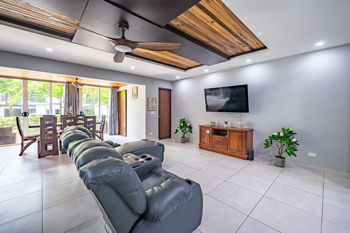 ¡Un Hogar en Ciudad del Mar, Jacó! en Jacó, Garabito, Puntarenas — $399,000 - Foto 2 de 37