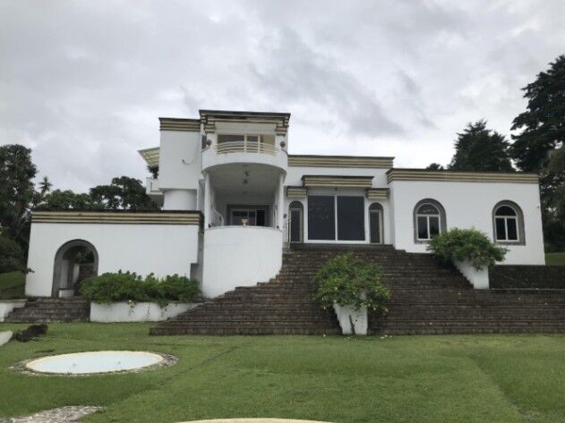 Venta de Lujosa y Amplia Casa en Granadilla, Curridabat / JB OFC Mls. 25-468 en Granadilla, Curridabat, San José — $1,400,000