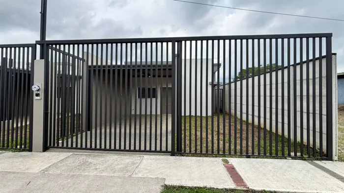 Se Vende Casa Urbanización Los Higuerones (Modelo A: 85m2) in Zaragoza, Palmares, Alajuela — ₡ 60 000 000 - Photo 3 of 7