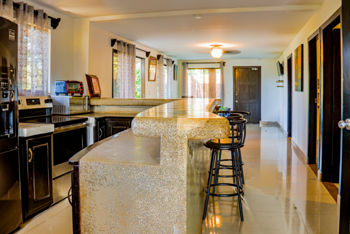 For rent 6 bedrooms Home, 10 minutes from Playa Avellanas in Tamarindo, Santa Cruz, Guanacaste — $2,500 - Photo 4 of 25