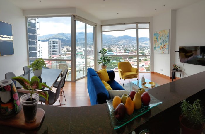 ​​​​​​​Se vende apartamento en Vistas de Nunciatura en Pavas, San José — $239,000