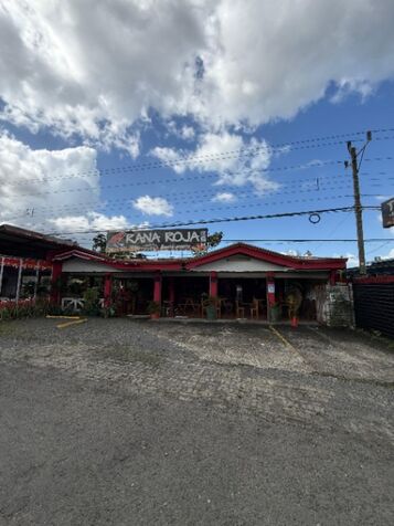 Venta de restaurante en funcionamiento y lote  en La Fortuna, San Carlos, Alajuela — $975,000